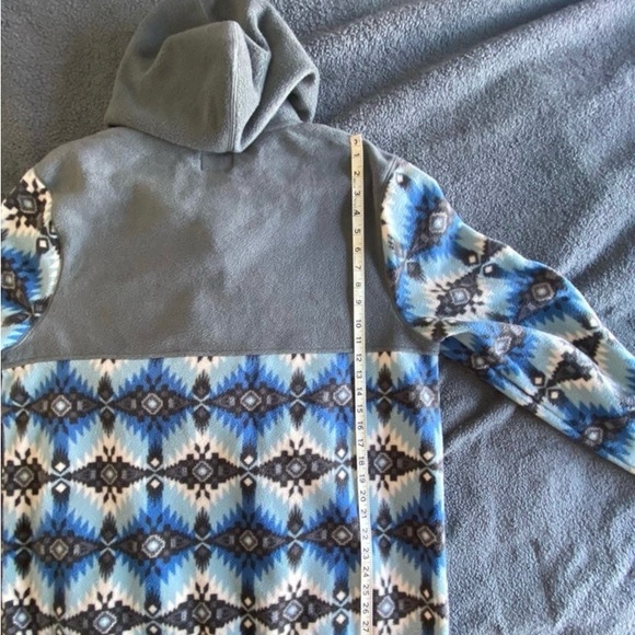 Free Nature 1/4 zip pullover - Picture 3 of 5